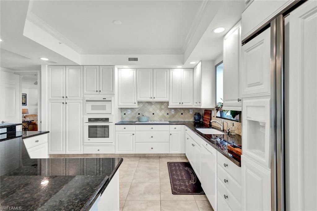 295 Grande Way , Unit 306, Naples, FL 34110 Photo