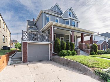 5012 Cass Street , Omaha, NE 68132