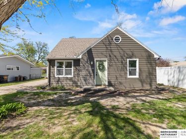 120 E Hudspith Street , Valley, NE 68064
