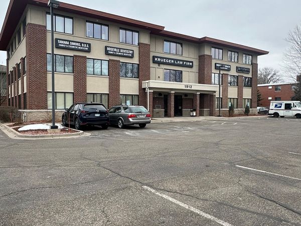 1912 Lexington Avenue N, Roseville, MN 55113