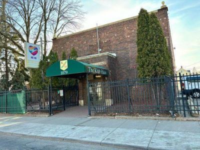 1079 Rice Street , Saint Paul, MN 55117