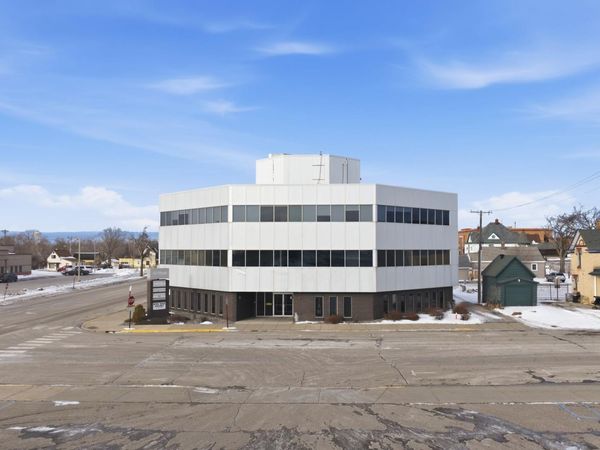 403 4th Street NW, Bemidji, MN 56601