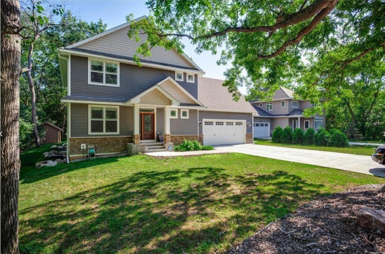 12601 Ridgemount Avenue W, Hopkins, MN 55305