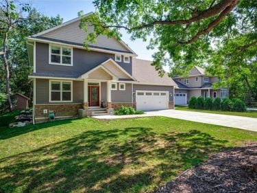 12601 Ridgemount Avenue W, Minnetonka, MN 55305