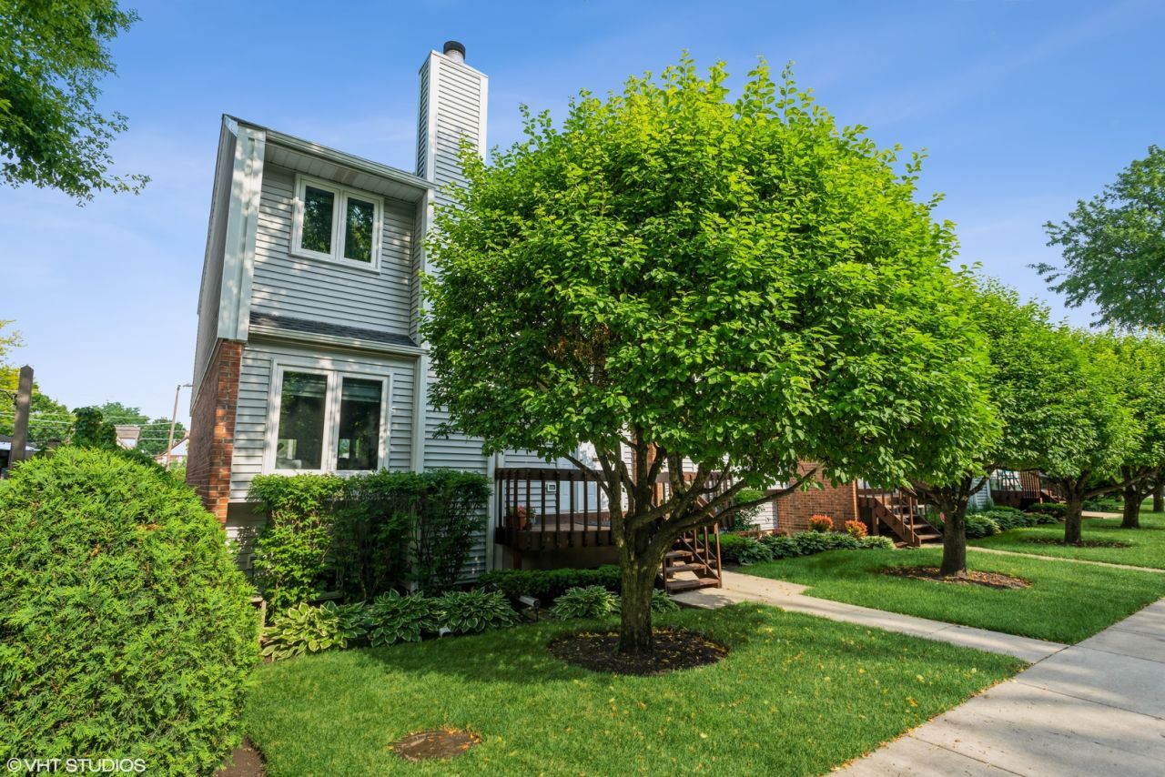 8535 Ferris Avenue , Morton Grove, IL 60053