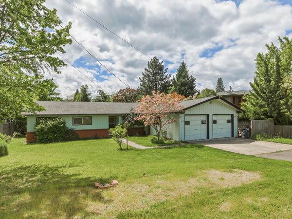 1984 Woodlawn Drive, Medford, OR 97504