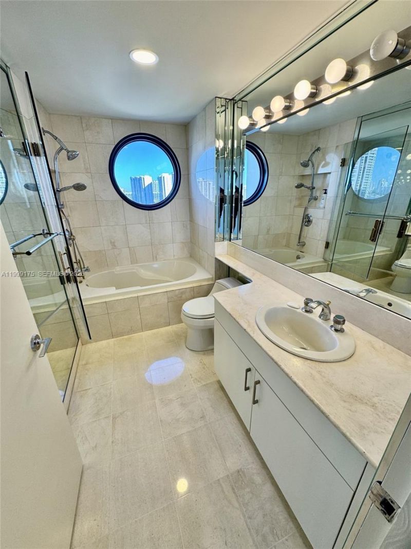 2000 Island Blvd , Unit 1801, Aventura, FL 33160 Photo