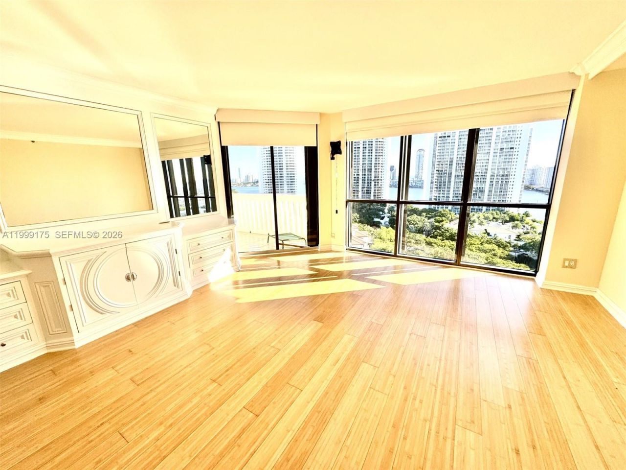 2000 Island Blvd , Unit 1801, Aventura, FL 33160 Photo