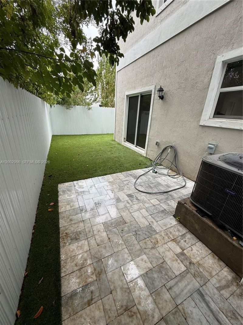 1743 SE 9th Ter , Homestead, FL 33034 Photo