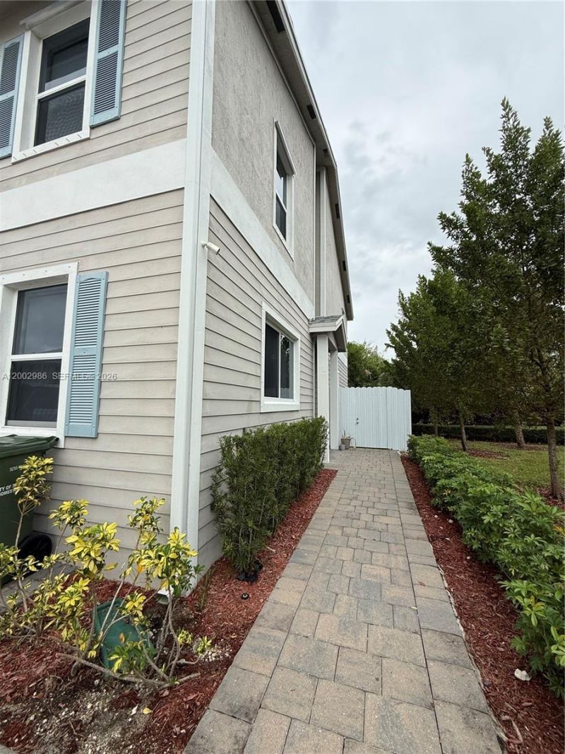 1743 SE 9th Ter , Homestead, FL 33034 Photo