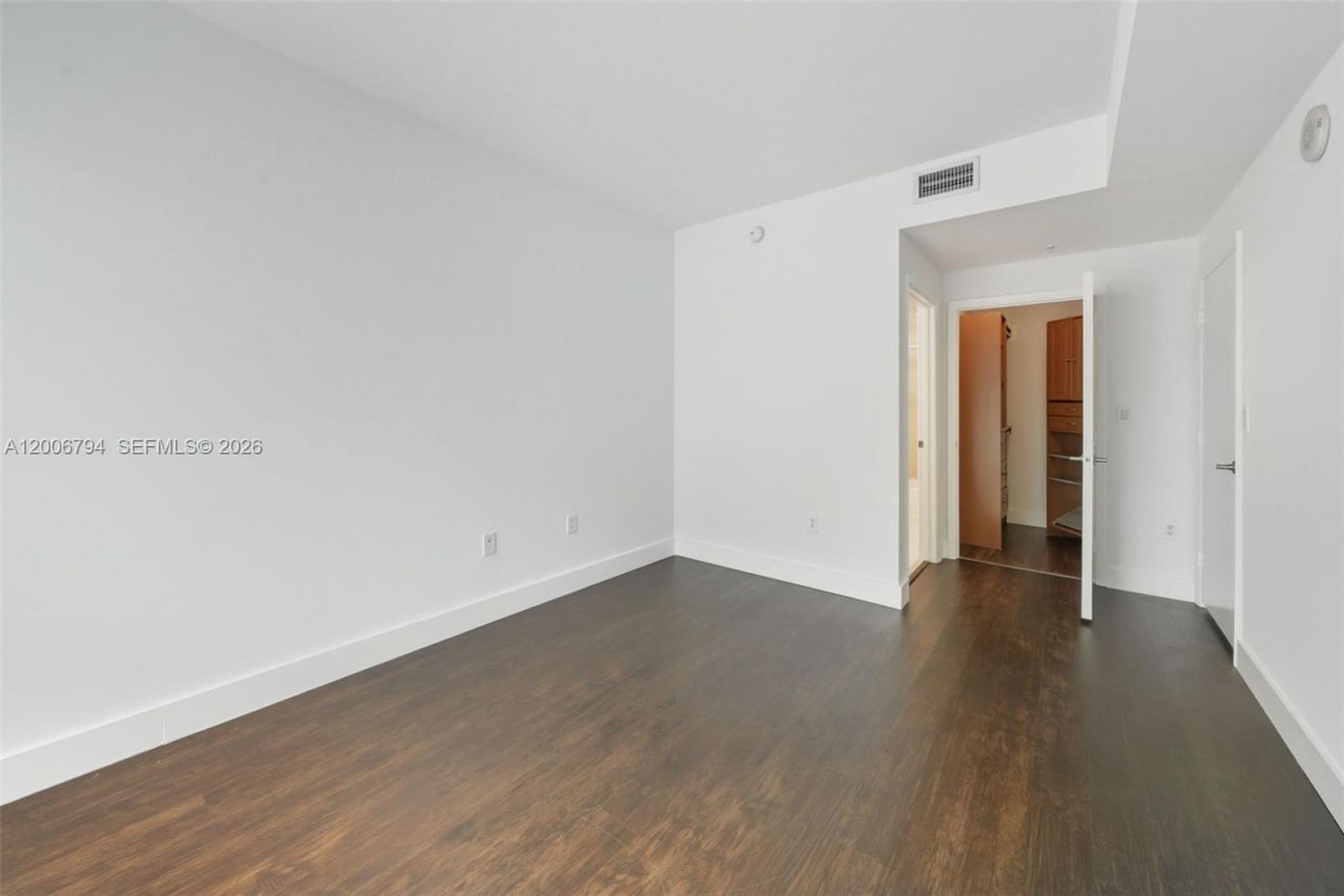 1900 N Bayshore Dr , Unit 3707, Miami, FL 33132 Photo