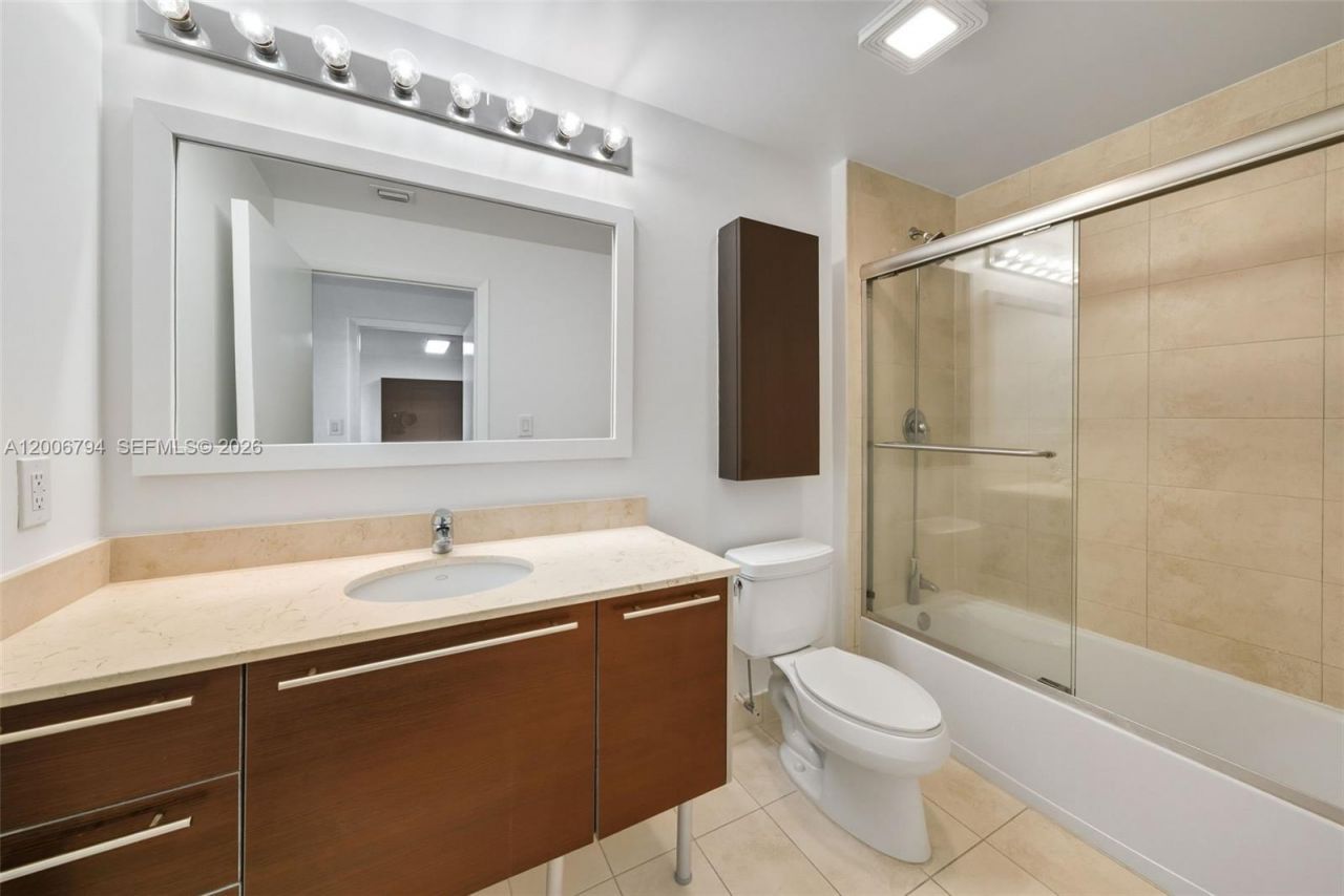 1900 N Bayshore Dr , Unit 3707, Miami, FL 33132 Photo