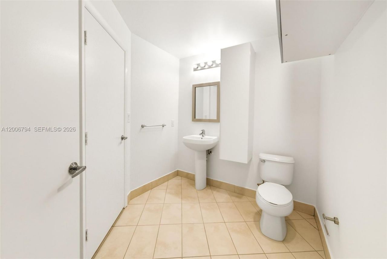 1900 N Bayshore Dr , Unit 3707, Miami, FL 33132 Photo