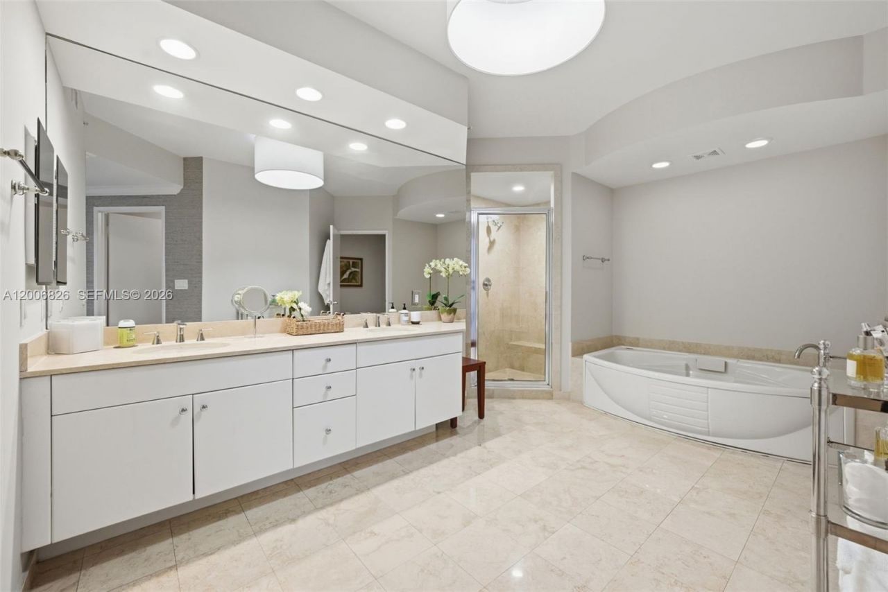 727 Crandon Blvd, Unit 502, Key Biscayne, FL 33149 Photo