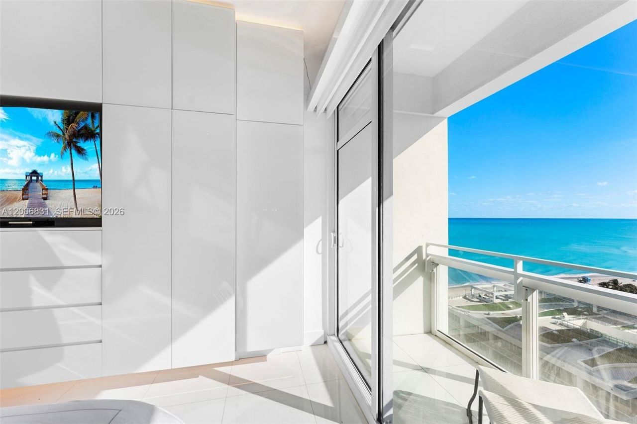 6801 Collins Ave , Unit PH01/02, Miami Beach, FL 33141 Photo