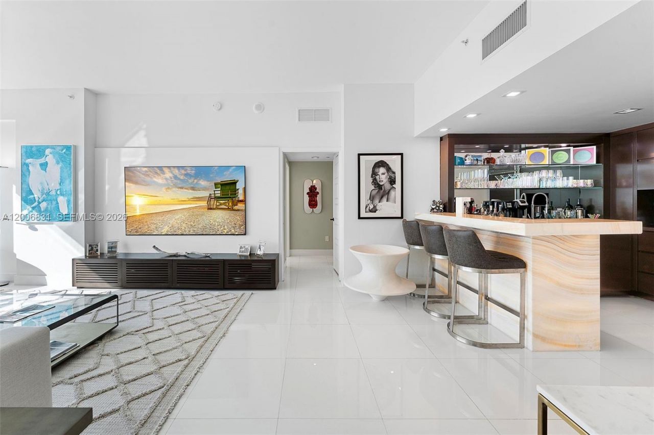 6801 Collins Ave , Unit PH01/02, Miami Beach, FL 33141 Photo