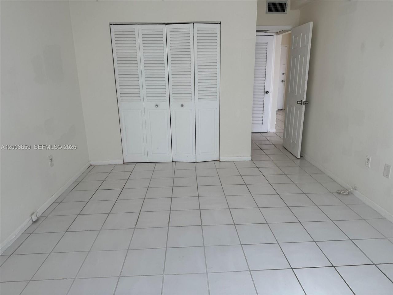 400 Kings Point Dr, Unit 608, Sunny Isles Beach, FL 33160 Photo