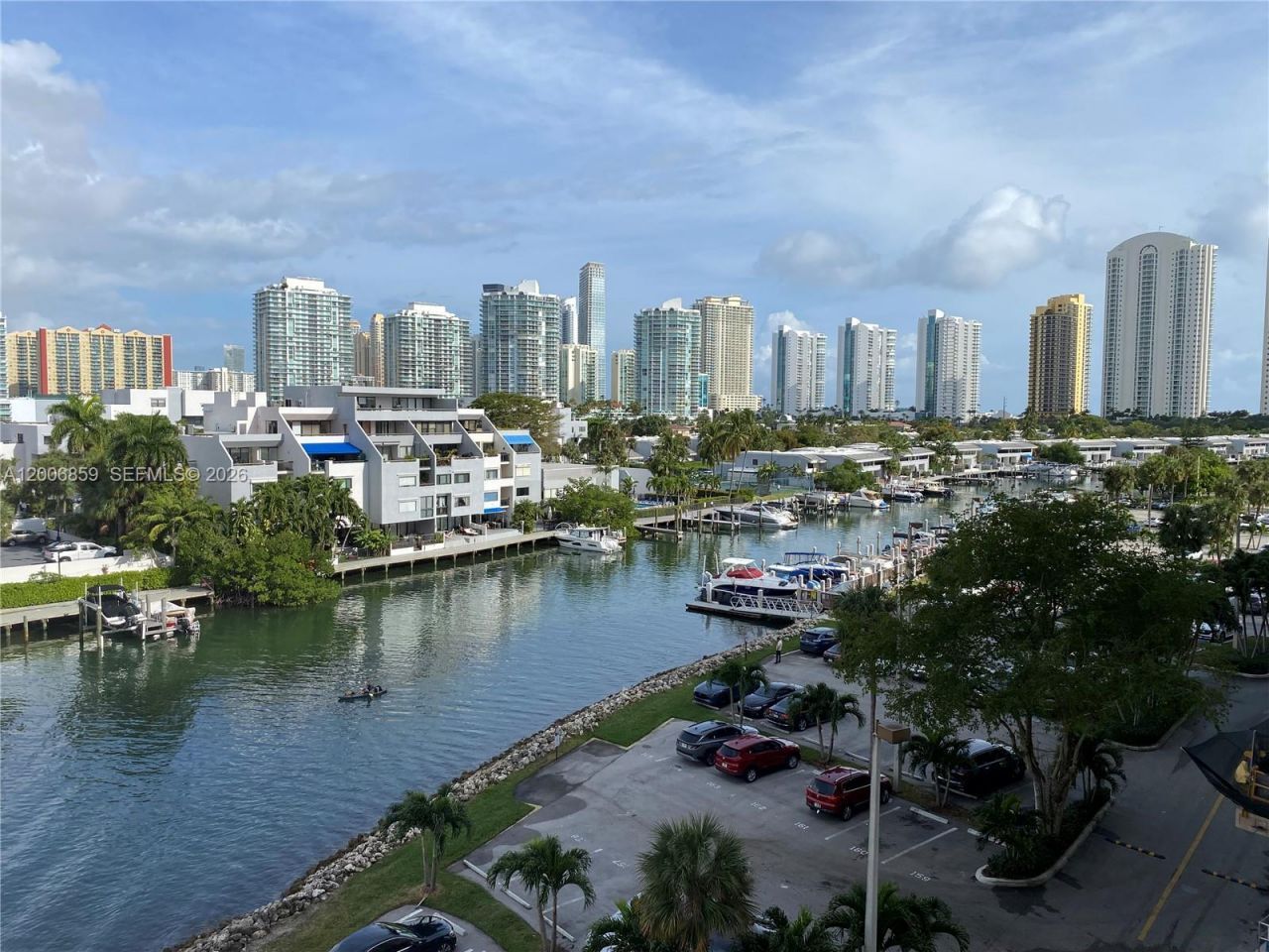 400 Kings Point Dr, Unit 608, Sunny Isles Beach, FL 33160 Photo