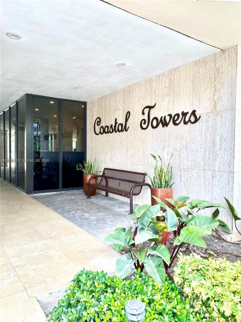 400 Kings Point Dr, Unit 608, Sunny Isles Beach, FL 33160 Photo