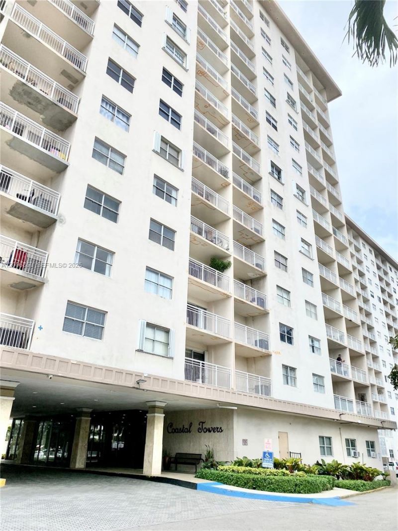 400 Kings Point Dr, Unit 608, Sunny Isles Beach, FL 33160 Photo