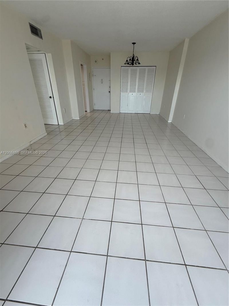 400 Kings Point Dr, Unit 608, Sunny Isles Beach, FL 33160 Photo