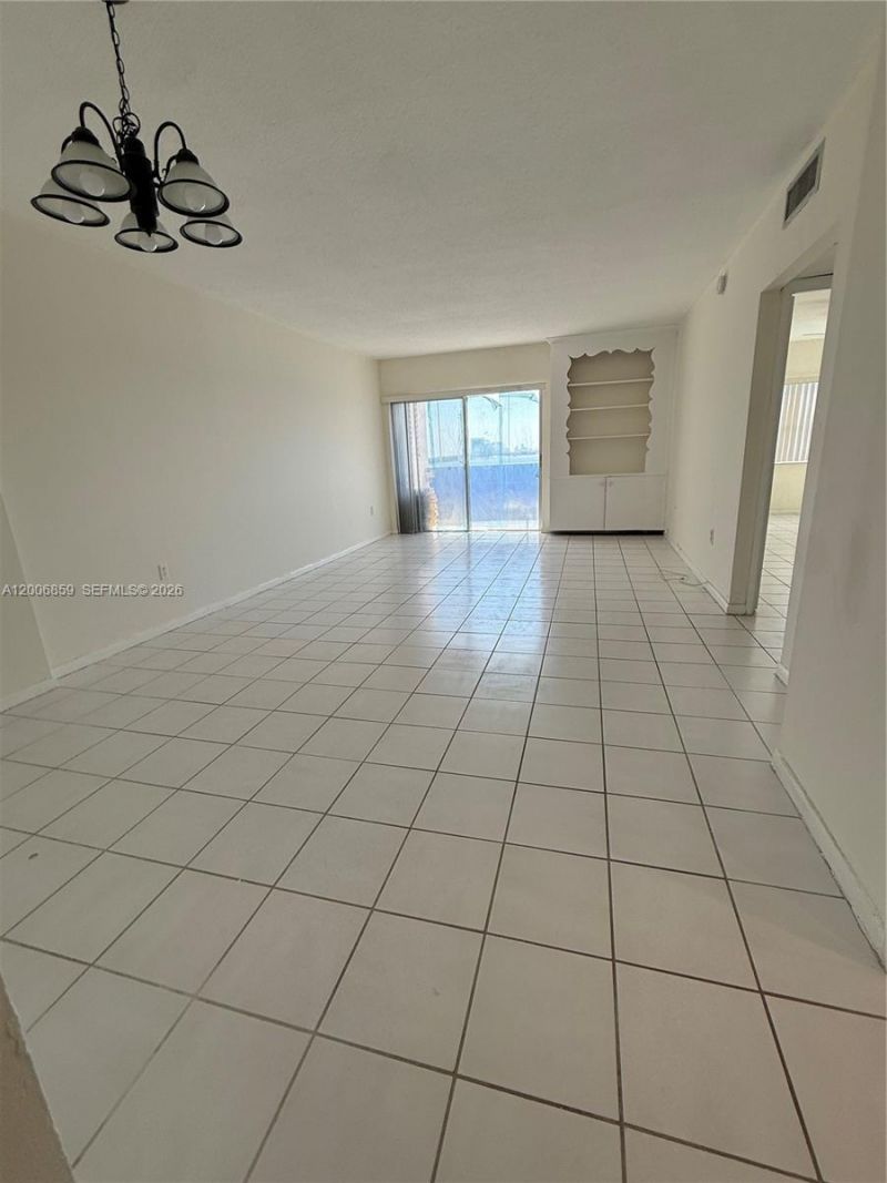 400 Kings Point Dr, Unit 608, Sunny Isles Beach, FL 33160 Photo