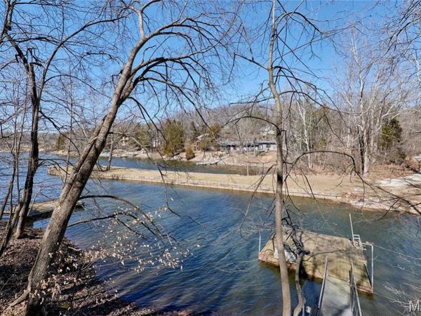 1349 S Lake Sherwood Drive, Marthasville, MO 63357