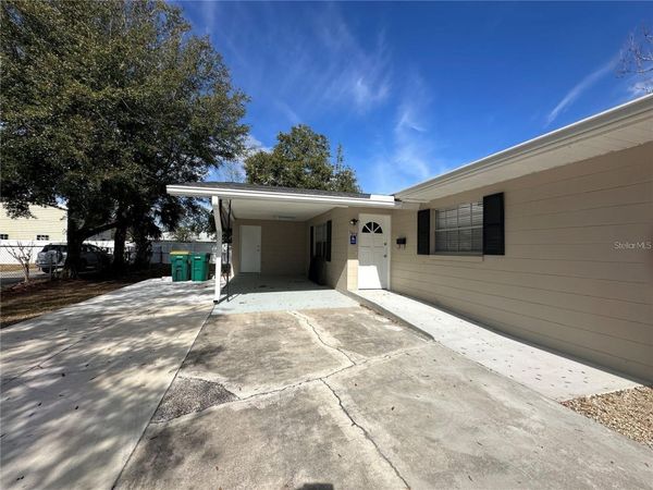 1017 E 1ST AVENUE , MOUNT DORA, FL 32757