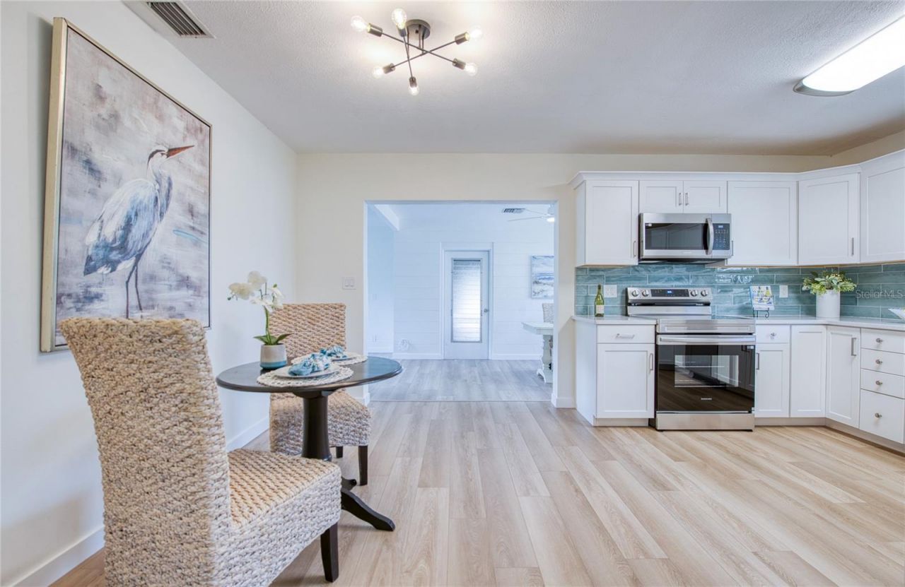 662 Villagrande Avenue S, Saint Petersburg, FL 33707 Photo