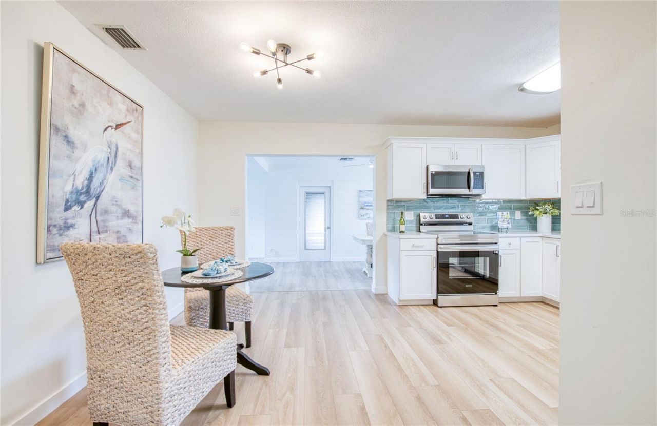 662 Villagrande Avenue S, Saint Petersburg, FL 33707 Photo