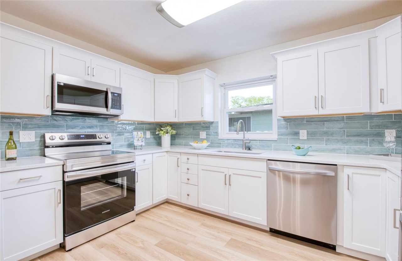 662 Villagrande Avenue S, Saint Petersburg, FL 33707 Photo