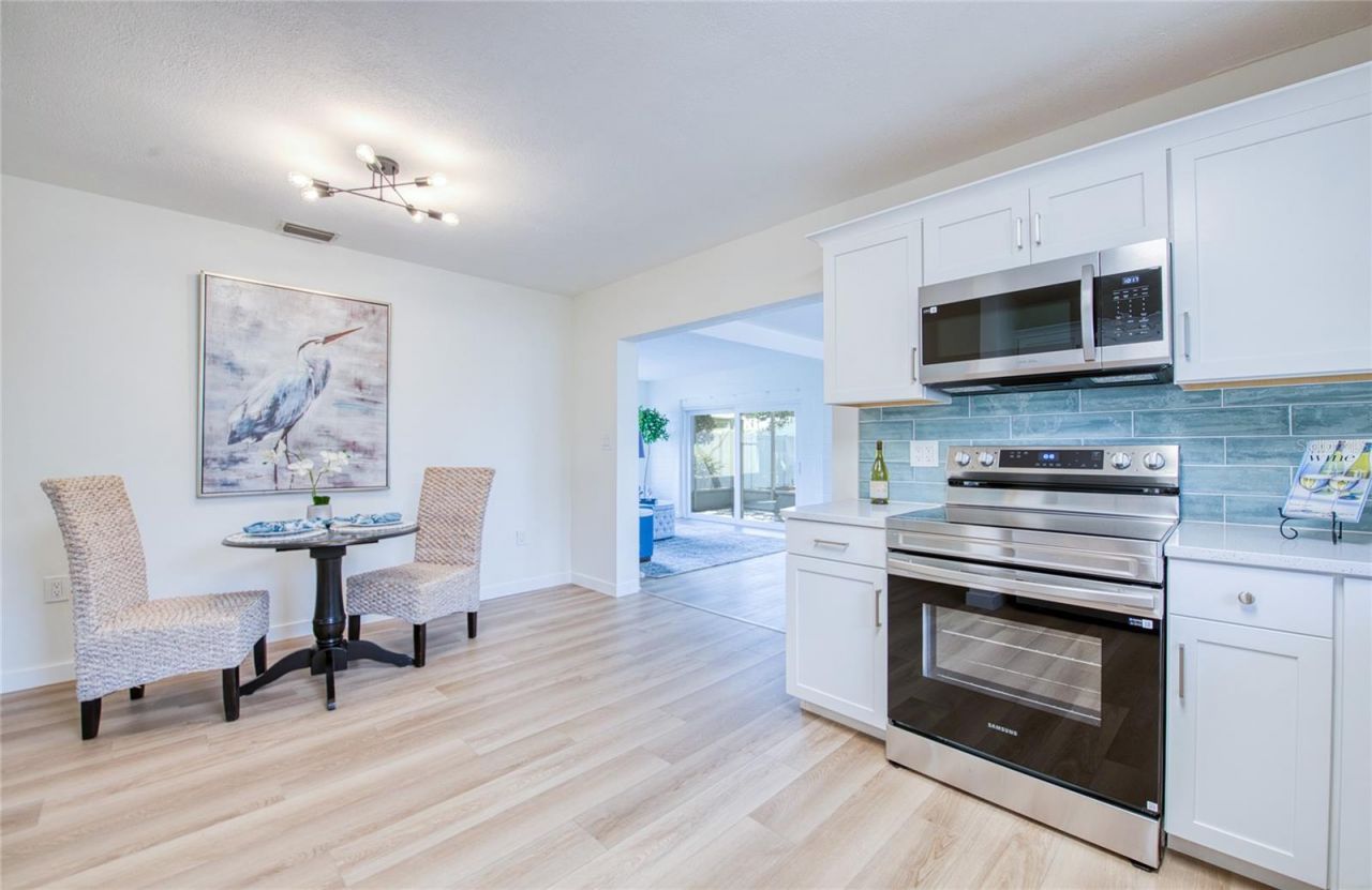 662 Villagrande Avenue S, Saint Petersburg, FL 33707 Photo