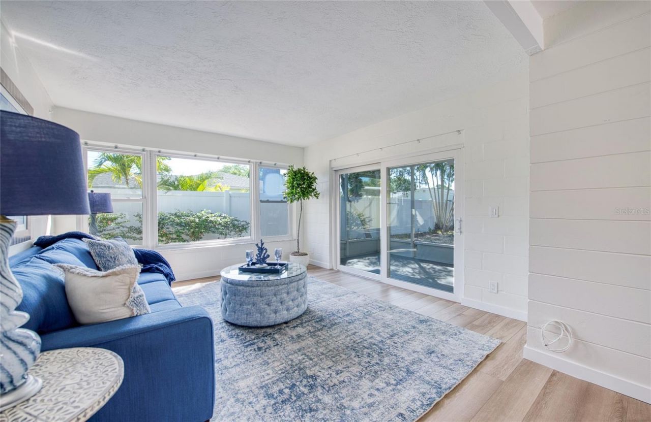 662 Villagrande Avenue S, Saint Petersburg, FL 33707 Photo