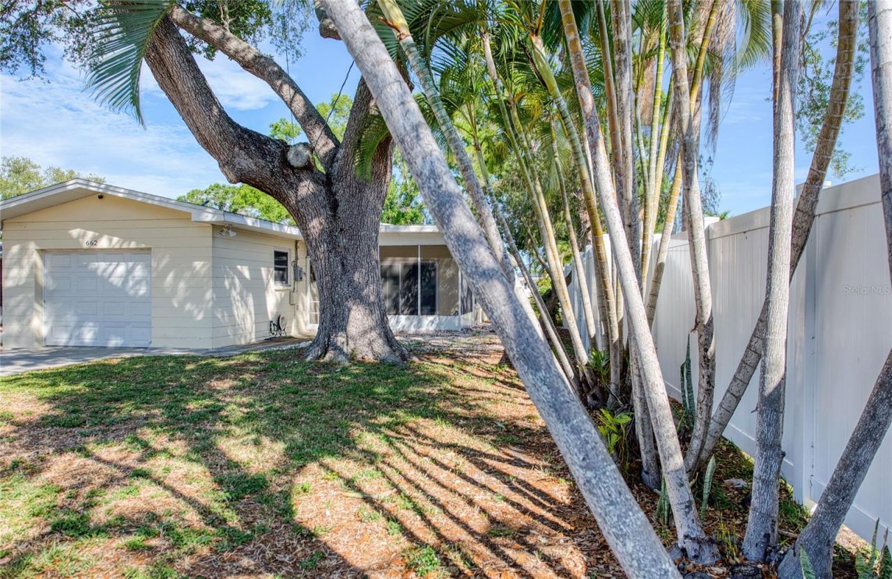 662 Villagrande Avenue S, Saint Petersburg, FL 33707 Photo