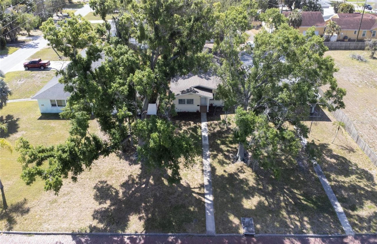 662 Villagrande Avenue S, Saint Petersburg, FL 33707 Photo