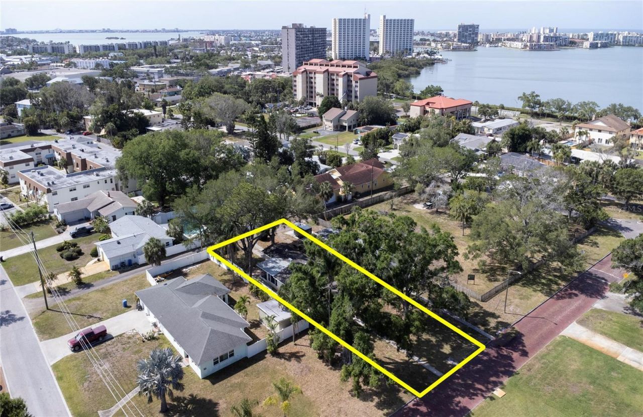 662 Villagrande Avenue S, Saint Petersburg, FL 33707 Photo