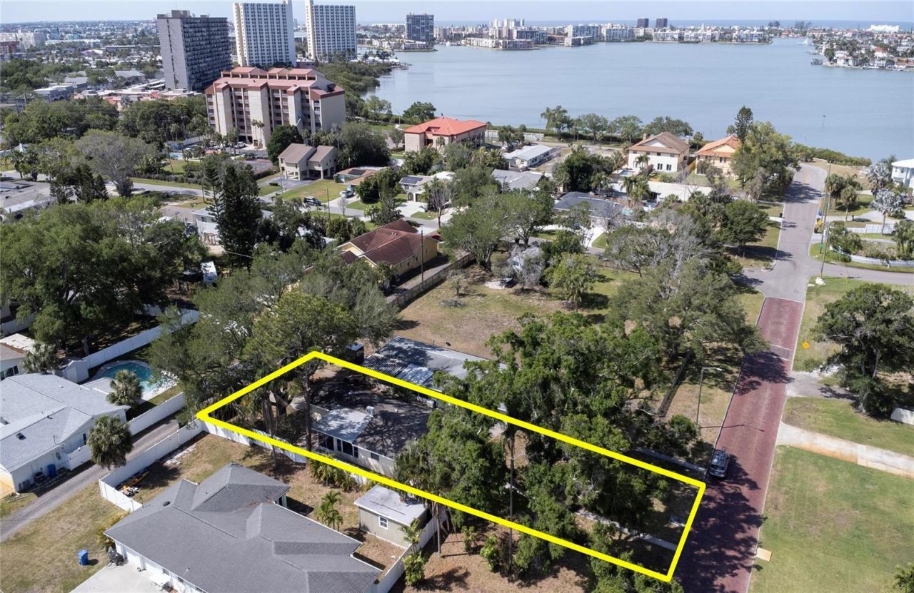 662 Villagrande Avenue S, Saint Petersburg, FL 33707 Photo