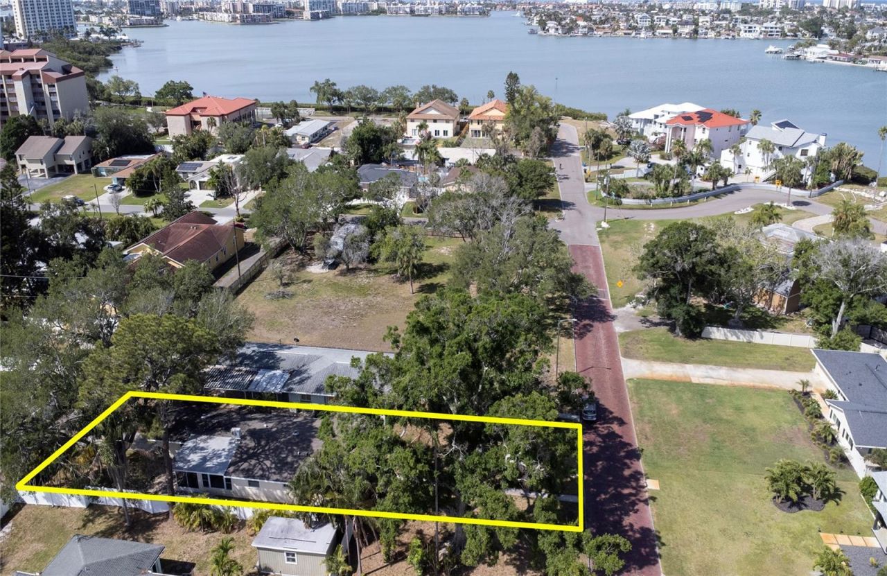 662 Villagrande Avenue S, Saint Petersburg, FL 33707 Photo