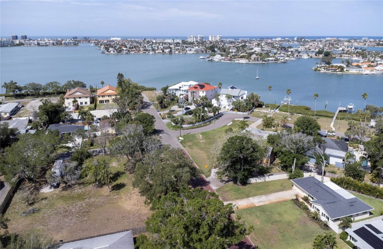 662 Villagrande Avenue S, Saint Petersburg, FL 33707 Photo