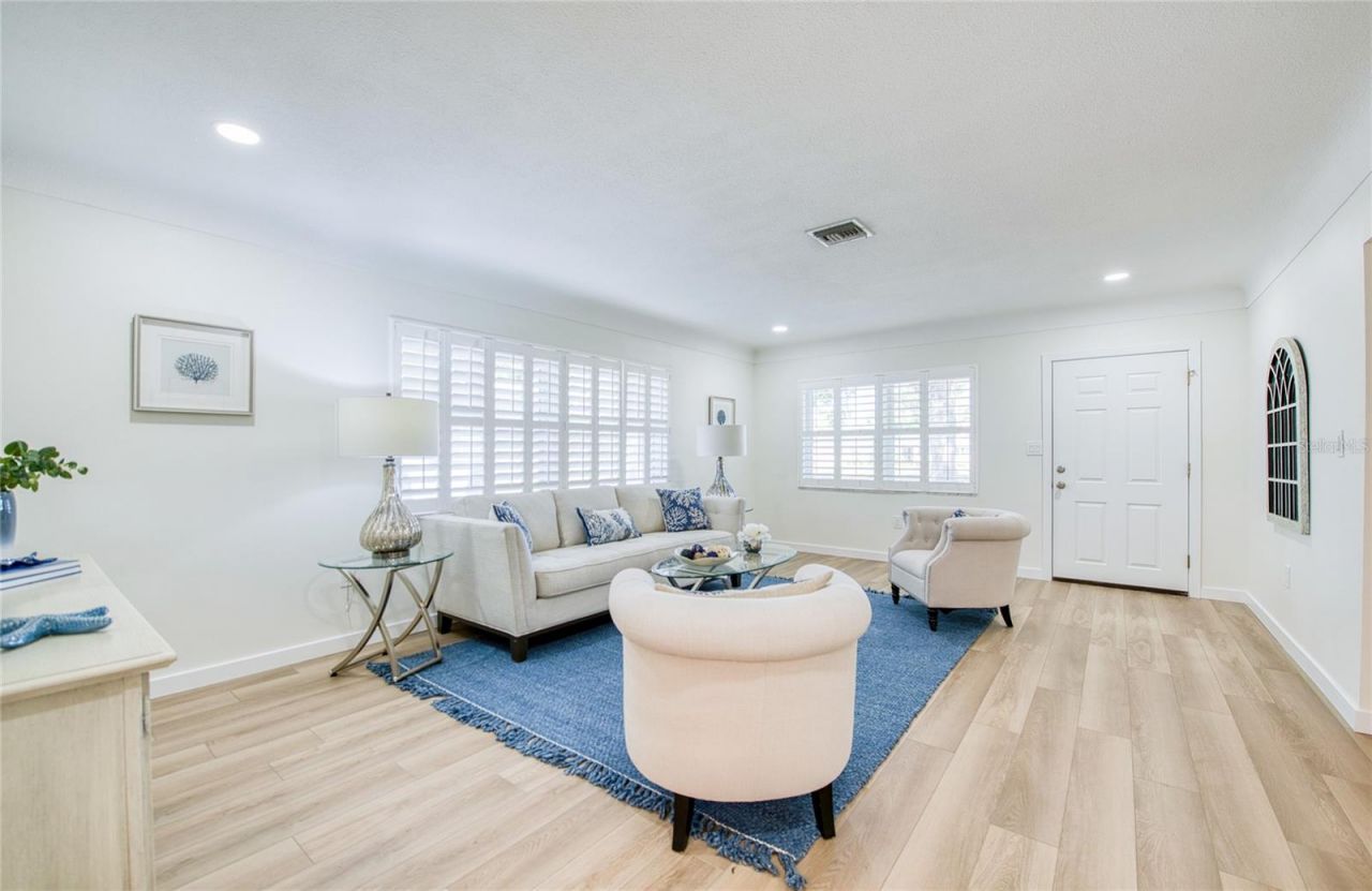 662 Villagrande Avenue S, Saint Petersburg, FL 33707 Photo