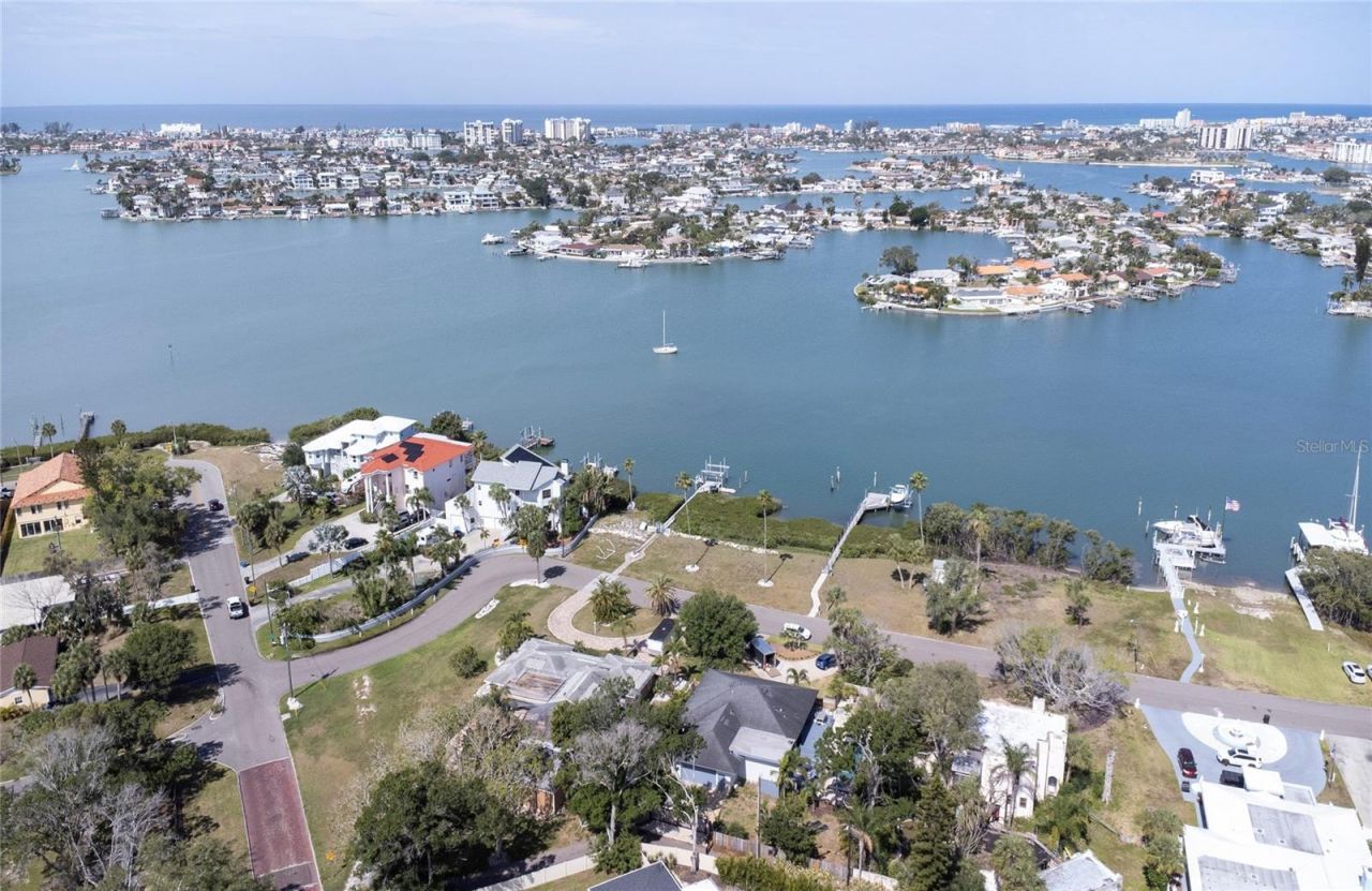 662 Villagrande Avenue S, Saint Petersburg, FL 33707 Photo