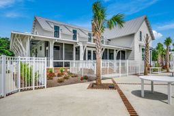 1400 Lancaster Way photo 4