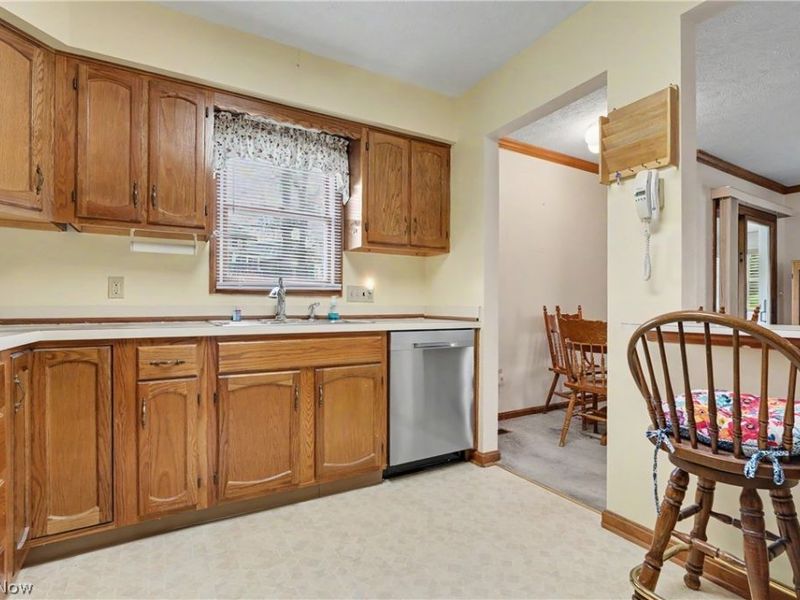 145 Michael Lane , Cuyahoga Falls, OH 44223 Photo 10