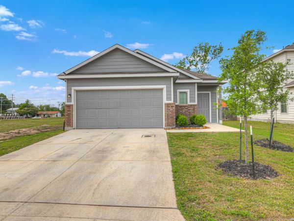 621 Kulpa Cross, Seguin, TX 78155