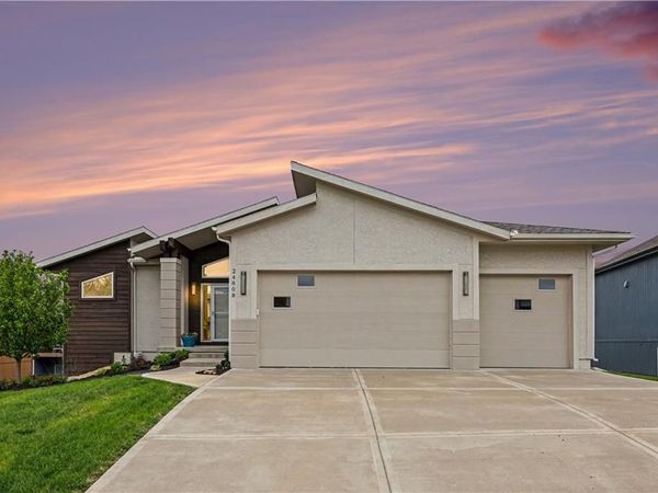 24808 W 88th Terrace, Lenexa, KS 66227