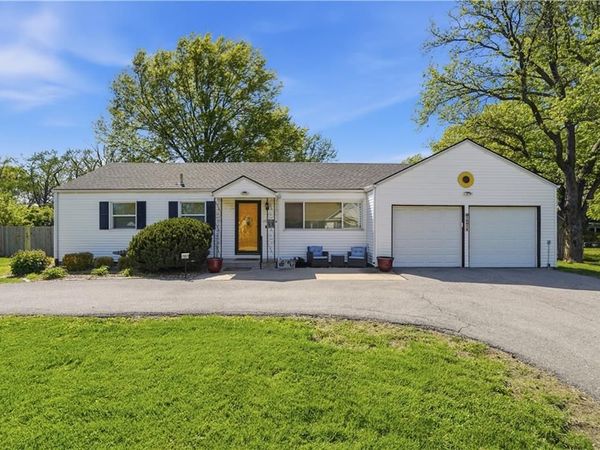 1001 N Walker Street, Olathe, KS 66061