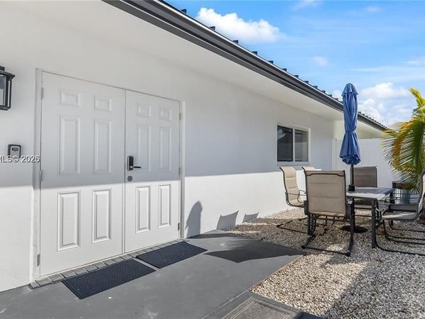 1702 SW 20th Street, Unit 1, Fort Lauderdale, FL 33315