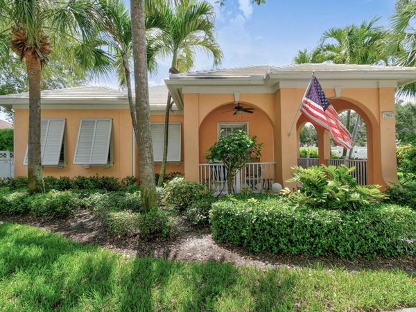 2584 E Community Drive, Jupiter, FL 33458