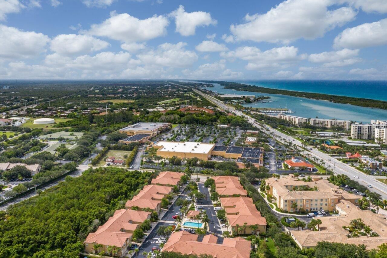 152 Village Boulevard, Unit H, Tequesta, FL 33469 Photo