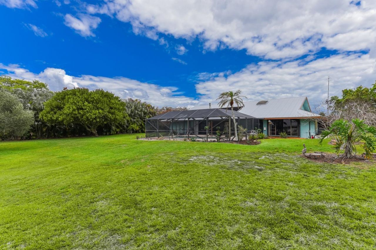 2142 SE Bryson Avenue, Port Saint Lucie, FL 34952 Photo